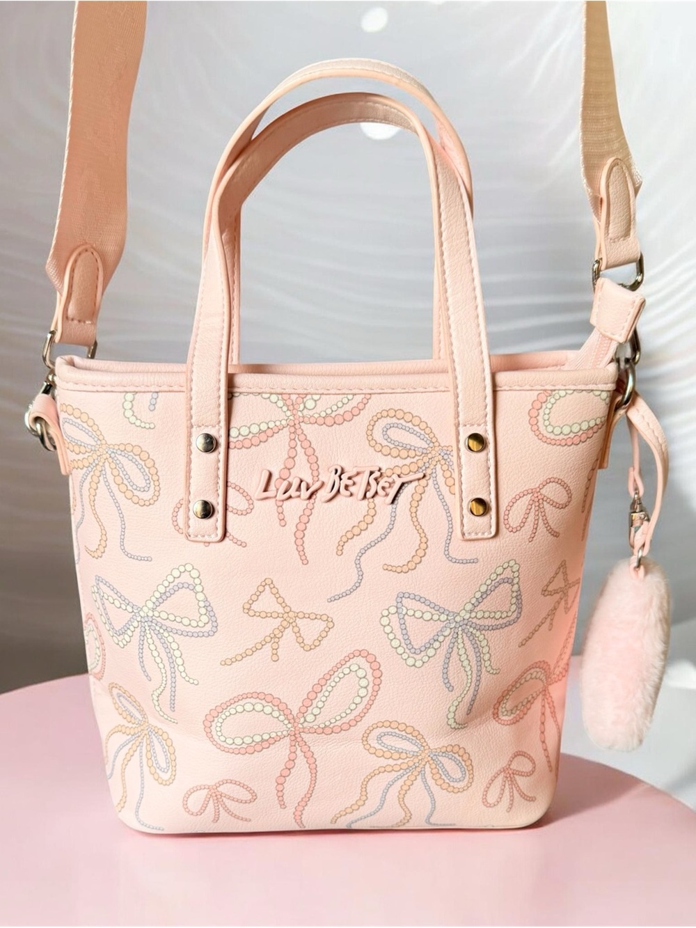 ๐ฉทBETSEY JOHNSON CROSSBODY